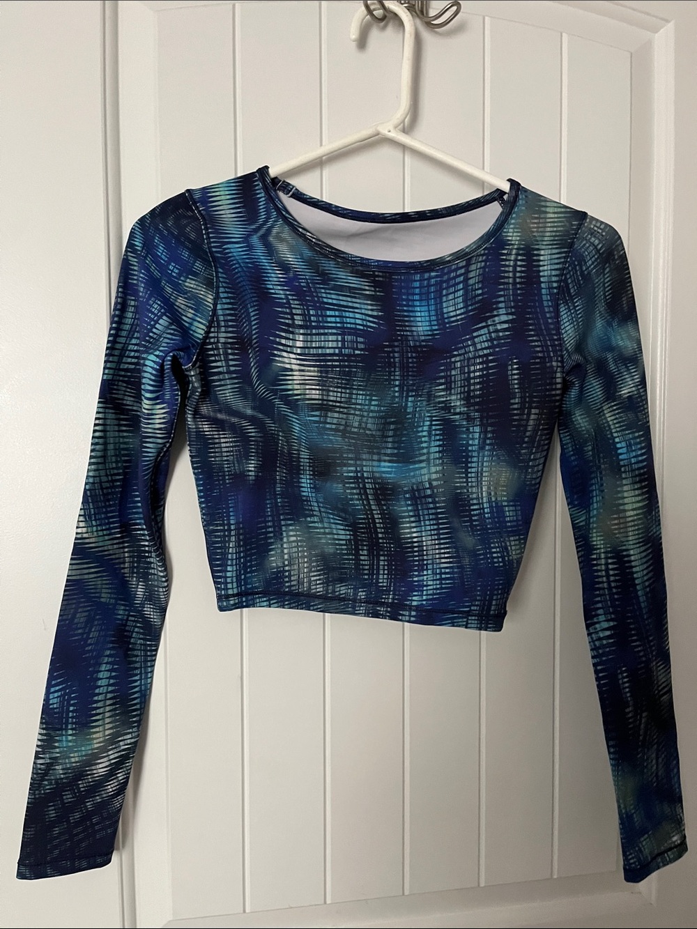 lululemon athletica Navy & Teal Abstract Long Sleeve Crop Top